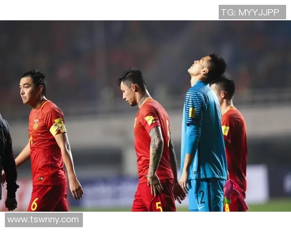 足球场上闪耀球星背后的她们 美丽与智慧并存的足球人妻生活