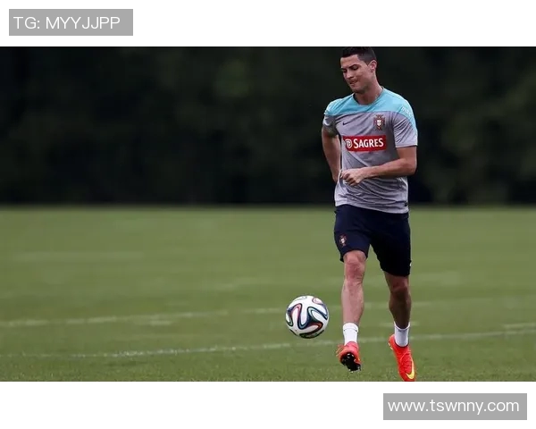 高清九宫格足球球星壁纸合集展现传奇球员风采与激情时刻